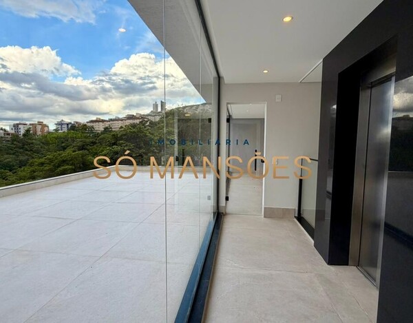 CASA DE ALTO PADRÃO À VENDA NO BURITIS EM CONDOMÍNIO FECHADO COM VISTA DEFINITIVA