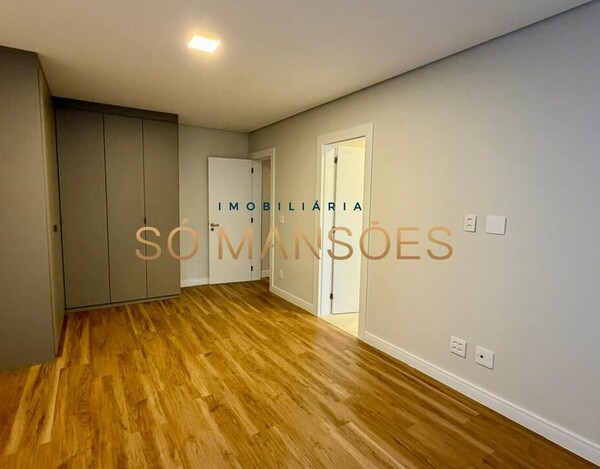 CASA DE ALTO PADRÃO À VENDA NO BURITIS EM CONDOMÍNIO FECHADO COM VISTA DEFINITIVA