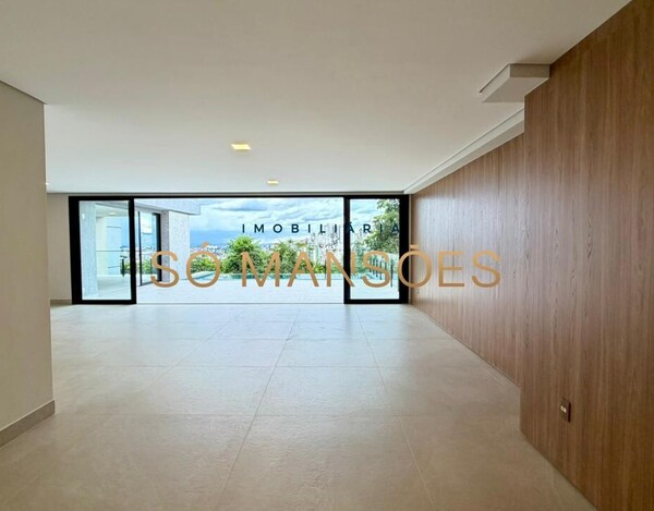 CASA DE ALTO PADRÃO À VENDA NO BURITIS EM CONDOMÍNIO FECHADO COM VISTA DEFINITIVA