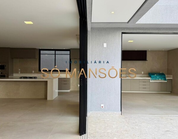 CASA DE ALTO PADRÃO À VENDA NO BURITIS EM CONDOMÍNIO FECHADO COM VISTA DEFINITIVA