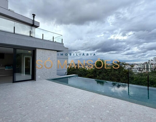 CASA DE ALTO PADRÃO À VENDA NO BURITIS EM CONDOMÍNIO FECHADO COM VISTA DEFINITIVA