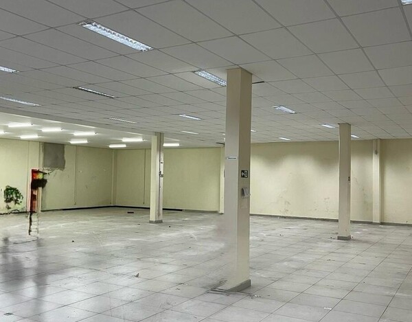 PRÉDIO COMERCIAL À VENDA NA AVENIDA BERNARDO VASCONCELOS COM LOJA E ESTACIONAMENTO