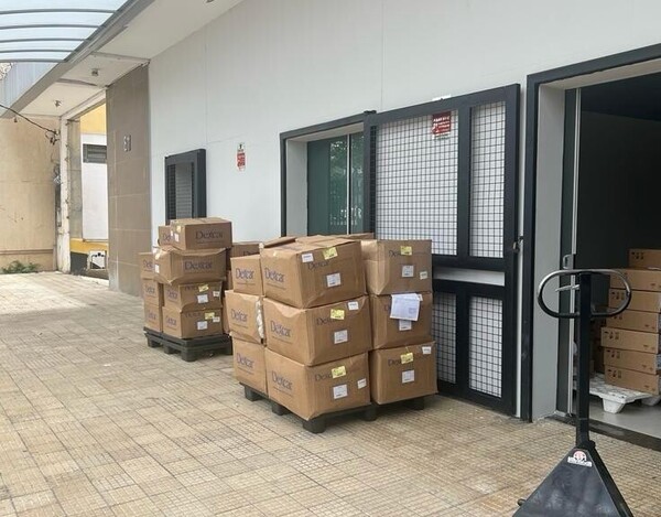 PRÉDIO COMERCIAL À VENDA NA AVENIDA BERNARDO VASCONCELOS COM LOJA E ESTACIONAMENTO