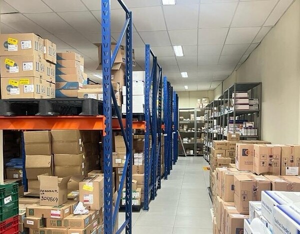 PRÉDIO COMERCIAL À VENDA NA AVENIDA BERNARDO VASCONCELOS COM LOJA E ESTACIONAMENTO