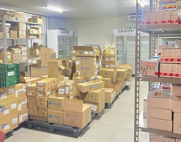 PRÉDIO COMERCIAL À VENDA NA AVENIDA BERNARDO VASCONCELOS COM LOJA E ESTACIONAMENTO