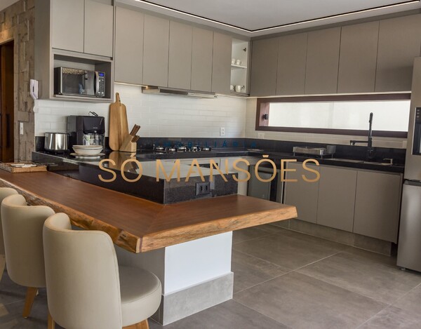 CASA À VENDA NO CONDOMÍNIO ANGATU EM ARRAIAL D’AJUDA A 80 METROS DA PRAIA.