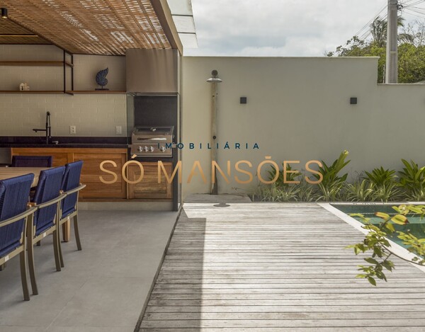 CASA À VENDA NO CONDOMÍNIO ANGATU EM ARRAIAL D’AJUDA A 80 METROS DA PRAIA.