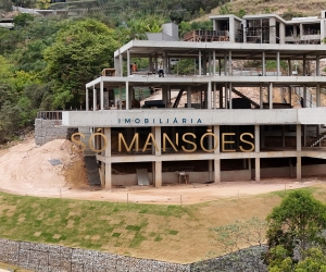 Casa de Luxo de 950 m² à Venda com 5 Suítes e Piscina com Borda Infinita no Vale dos Cristais, Nova Lima - MG