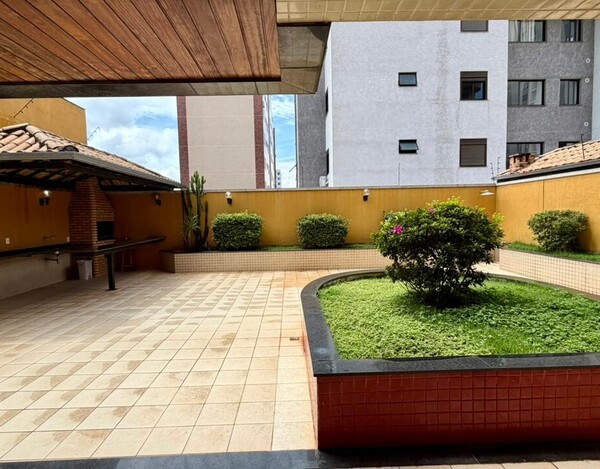 APARTAMENTO DE 146 M² À VENDA NO CORAÇÃO EUCARÍSTICO COM VARANDA E 3 VAGAS.