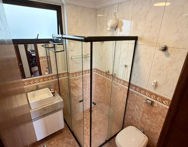 APARTAMENTO DE 146 M² À VENDA NO CORAÇÃO EUCARÍSTICO COM VARANDA E 3 VAGAS.