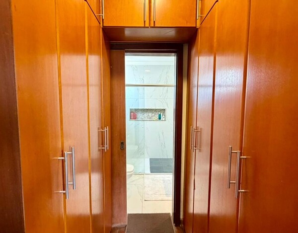 APARTAMENTO DE 146 M² À VENDA NO CORAÇÃO EUCARÍSTICO COM VARANDA E 3 VAGAS.