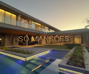 Casa à Venda no Vale dos Cristais, Nova Lima/MG — 1.036m², 5 Suítes, Piscina e Home Cinema.