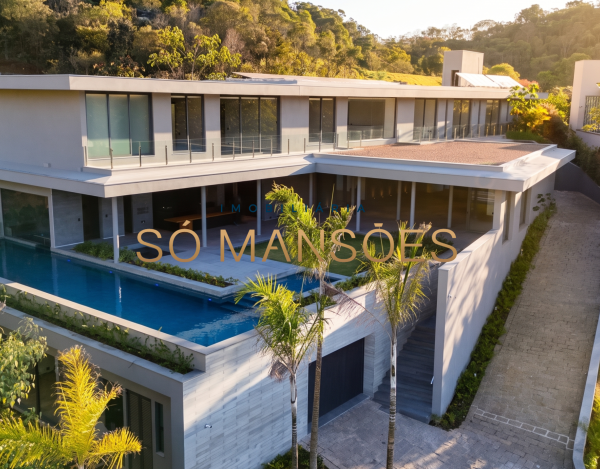 Casa à Venda no Vale dos Cristais, Nova Lima/MG — 1.036m², 5 Suítes, Piscina e Home Cinema.