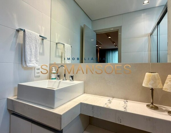 APARTAMENTO DUPLEX IMPECÁVEL COM PROJETO ASSINADO POR ELIANE PINHEIRO E VISTA DESLUMBRANTE.