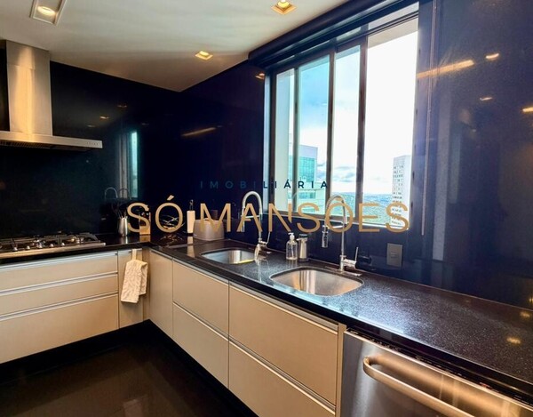 APARTAMENTO DUPLEX IMPECÁVEL COM PROJETO ASSINADO POR ELIANE PINHEIRO E VISTA DESLUMBRANTE.