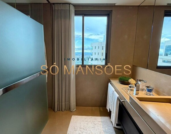 APARTAMENTO DUPLEX IMPECÁVEL COM PROJETO ASSINADO POR ELIANE PINHEIRO E VISTA DESLUMBRANTE.