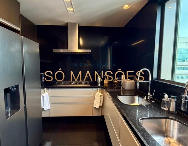 APARTAMENTO DUPLEX IMPECÁVEL COM PROJETO ASSINADO POR ELIANE PINHEIRO E VISTA DESLUMBRANTE.