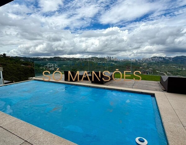 CASA DE 487 M² À VENDA NO VILA ALPINA COM VISTA DEFINITIVA.