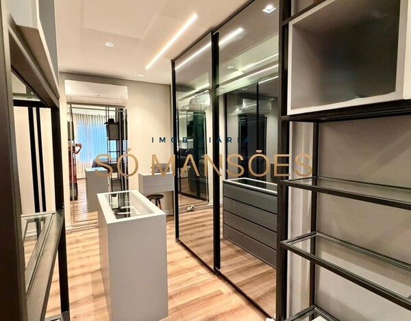 CASA MOBILIADA DE 358 M² À VENDA EM CONDOMÍNIO FECHADO DENTRO DE BH.