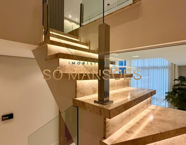 CASA MOBILIADA DE 358 M² À VENDA EM CONDOMÍNIO FECHADO DENTRO DE BH.