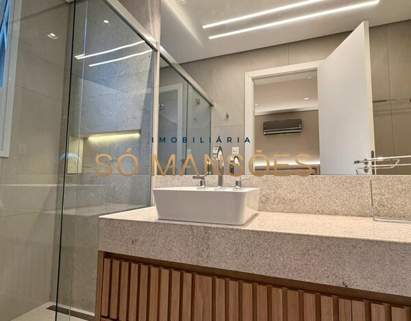 CASA MOBILIADA DE 358 M² À VENDA EM CONDOMÍNIO FECHADO DENTRO DE BH.