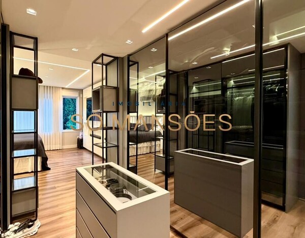 CASA MOBILIADA DE 358 M² À VENDA EM CONDOMÍNIO FECHADO DENTRO DE BH.