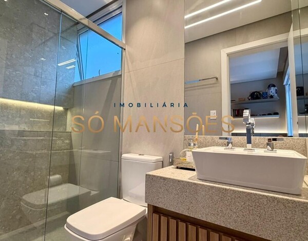 CASA MOBILIADA DE 358 M² À VENDA EM CONDOMÍNIO FECHADO DENTRO DE BH.