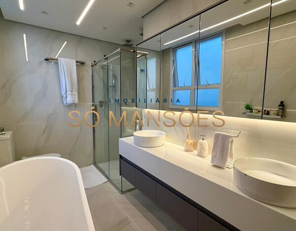 CASA MOBILIADA DE 358 M² À VENDA EM CONDOMÍNIO FECHADO DENTRO DE BH.