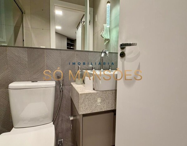 CASA MOBILIADA DE 358 M² À VENDA EM CONDOMÍNIO FECHADO DENTRO DE BH.