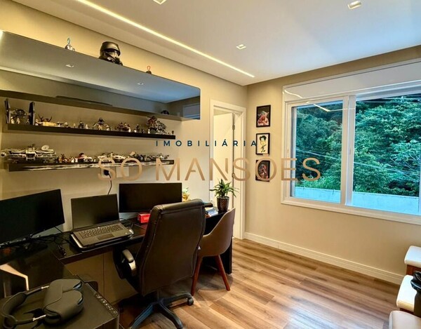 CASA MOBILIADA DE 358 M² À VENDA EM CONDOMÍNIO FECHADO DENTRO DE BH.