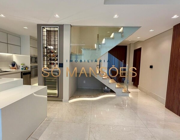 CASA MOBILIADA DE 358 M² À VENDA EM CONDOMÍNIO FECHADO DENTRO DE BH.