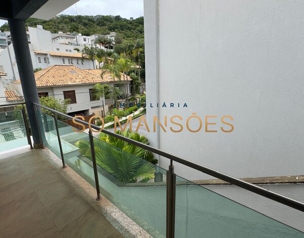 CASA À VENDA NO CONDOMÍNIO FAZENDA DA SERRA NA PAMPULHA.