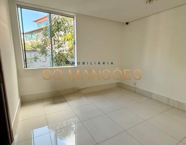 CASA DE 316m² À VENDA NO CONDOMÍNIO VILLAGE TERRASSE.