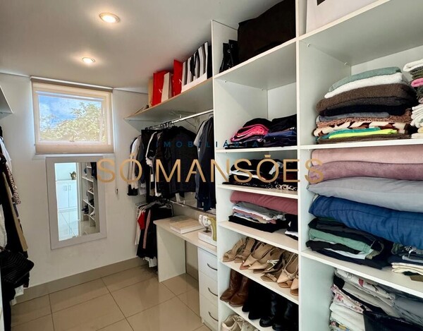 CASA DE 331M² À VENDA NO CONDOMÍNIO MIRANTE DA MATA.