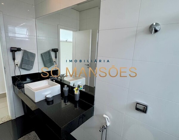 CASA DE 331M² À VENDA NO CONDOMÍNIO MIRANTE DA MATA.