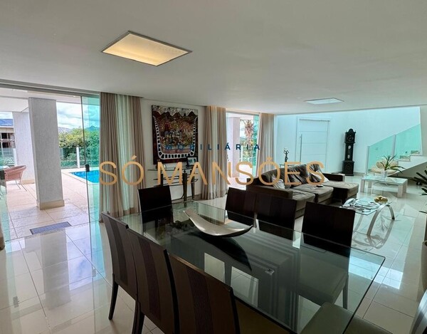 CASA DE 331M² À VENDA NO CONDOMÍNIO MIRANTE DA MATA.