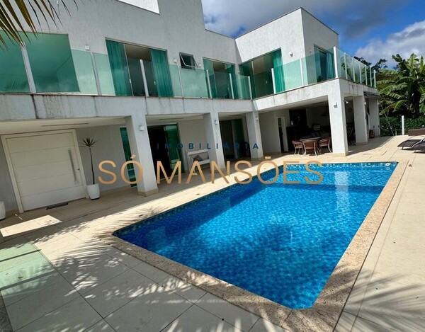 CASA DE 331M² À VENDA NO CONDOMÍNIO MIRANTE DA MATA.