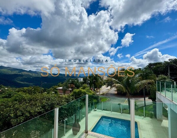 CASA DE 331M² À VENDA NO CONDOMÍNIO MIRANTE DA MATA.