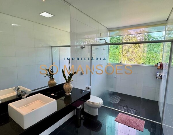 CASA DE 331M² À VENDA NO CONDOMÍNIO MIRANTE DA MATA.