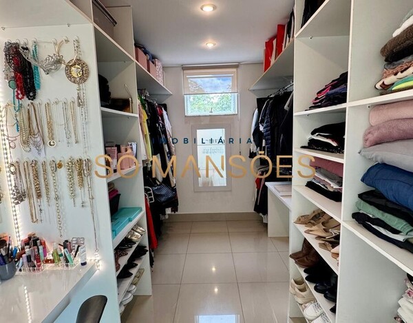 CASA DE 331M² À VENDA NO CONDOMÍNIO MIRANTE DA MATA.