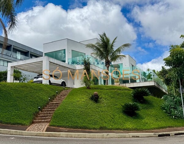 CASA DE 331M² À VENDA NO CONDOMÍNIO MIRANTE DA MATA.