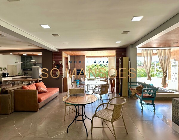 Casa de 561m² à venda no Vale dos Cristais