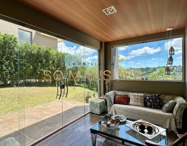 Casa de 561m² à venda no Vale dos Cristais