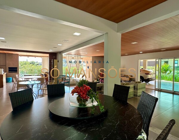 Casa de 561m² à venda no Vale dos Cristais