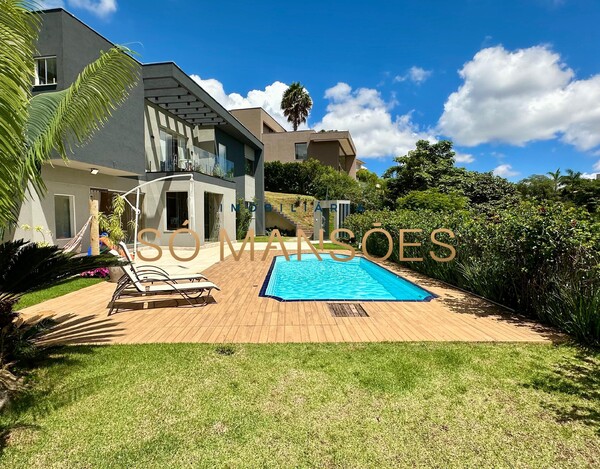 Casa de 561m² à venda no Vale dos Cristais