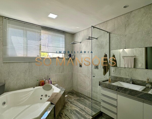 Casa de 561m² à venda no Vale dos Cristais