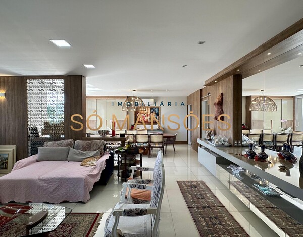 Casa de 561m² à venda no Vale dos Cristais