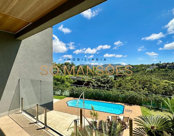 Casa de 561m² à venda no Vale dos Cristais