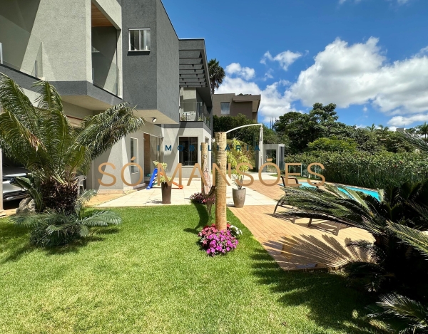Casa de Luxo de 560 m² à Venda com 5 Suítes e Espaço Gourmet no Vale dos Cristais, Nova Lima - MG