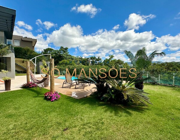 Casa de 561m² à venda no Vale dos Cristais